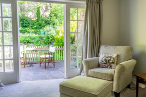 The Cottage by The Walls